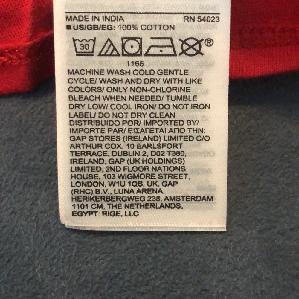 GAP - Red Top (NWT) - Picture 6 of 6
